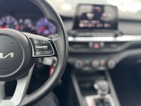 Used 2023 Kia Forte LX image 8