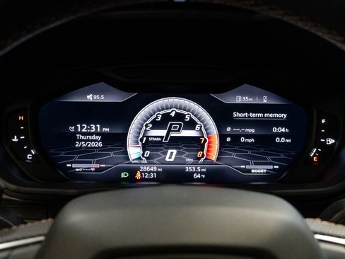 Used 2019 Lamborghini Urus image 16