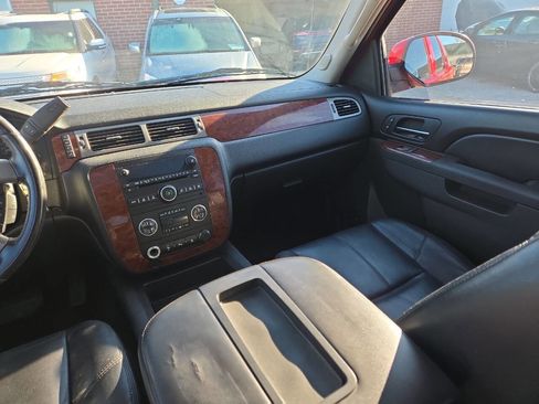 Used 2011 Chevrolet Avalanche LT w/ Luxury Package image 10