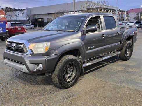 Used 2015 Toyota Tacoma PreRunner w/ SR5 Package image 3