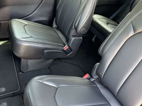 New 2026 Chrysler Pacifica Select w/ S Appearance Package FWD image 12