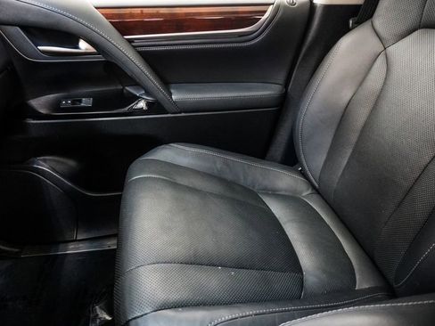 Used 2019 Lexus LX 570 570 w/ Luxury Package image 31