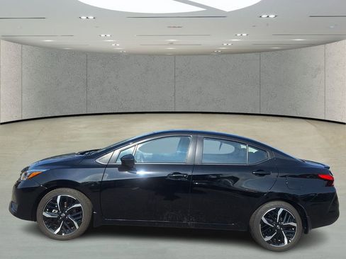 Certified 2025 Nissan Versa SR w/ Trunk Package image 2