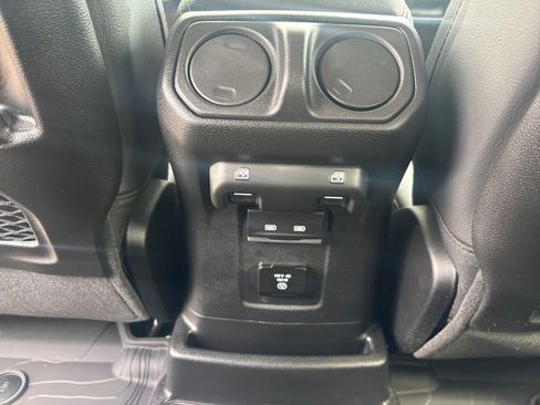 Used 2024 RAM 1500 Big Horn AWD/4WD image 24