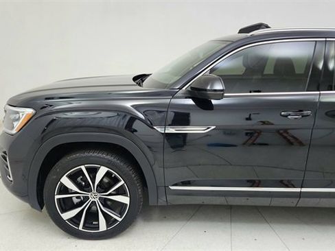 Used 2024 Volkswagen Atlas Cross Sport SEL Premium R-Line image 4