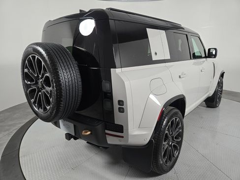 New 2026 Land Rover Defender 110 OCTA image 2