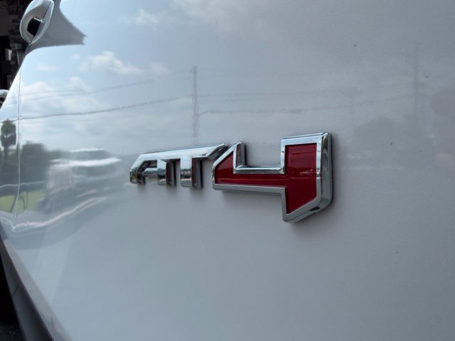 Used 2023 GMC Terrain AT4 AWD/4WD image 2