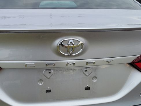 Used 2023 Toyota Camry SE image 19