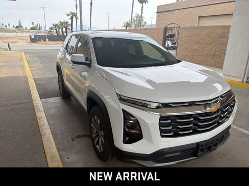 Certified 2025 Chevrolet Equinox LT w/ Safety and Technology Package image 3