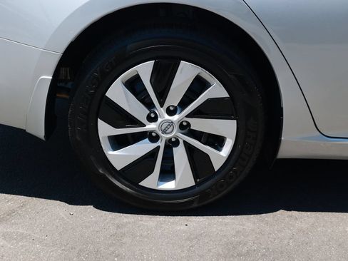 Used 2023 Nissan Altima 2.5 S FWD image 11