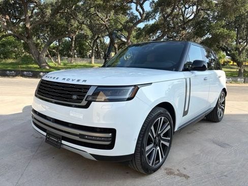 Used 2023 Land Rover Range Rover SE AWD/4WD image 2