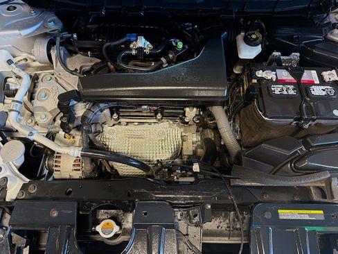 Used 2018 Nissan Rogue SL image 35