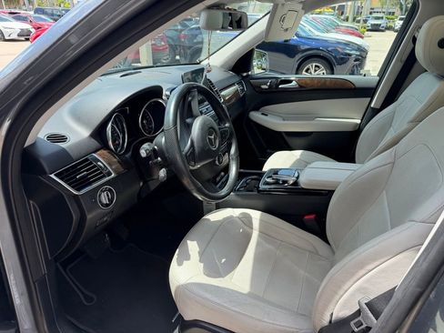 Used 2019 Mercedes-Benz GLE 400 4MATIC image 14