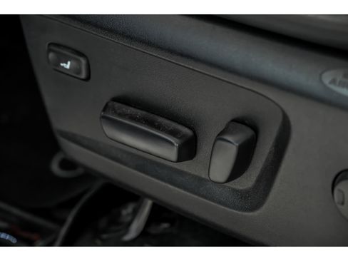 Used 2019 Toyota Tundra Platinum AWD/4WD image 17