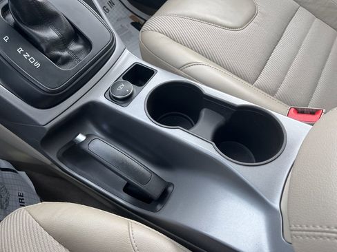 Used 2016 Ford Escape SE w/ SE Chrome Package image 21