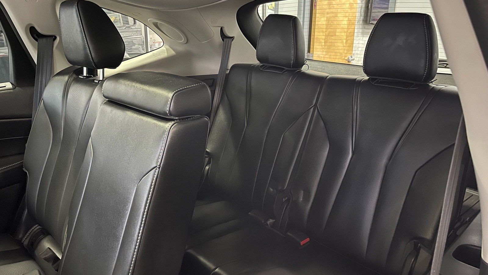 Used 2025 Acura MDX w/ Technology Package FWD image 37