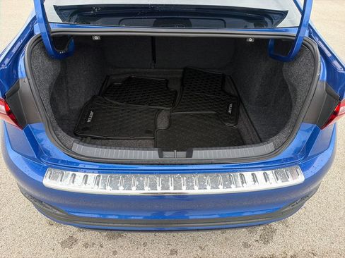 Certified 2024 Volkswagen Jetta SE w/ Panoramic Sunroof Package FWD image 28