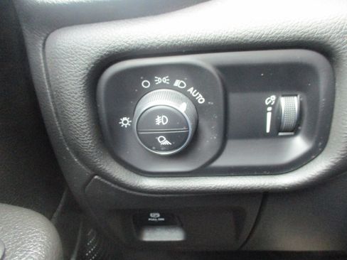 Used 2023 RAM 1500 Lone Star AWD/4WD image 18