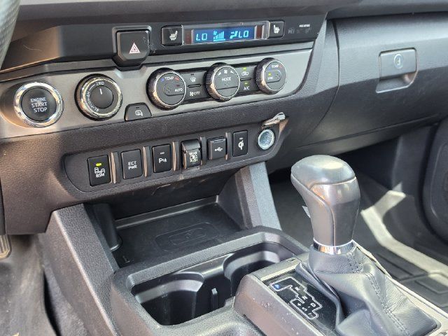 Used 2022 Toyota Tacoma TRD Sport w/ TRD Premium Sport Package AWD/4WD image 16
