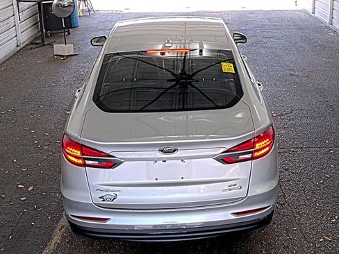 Used 2019 Ford Fusion SE image 4
