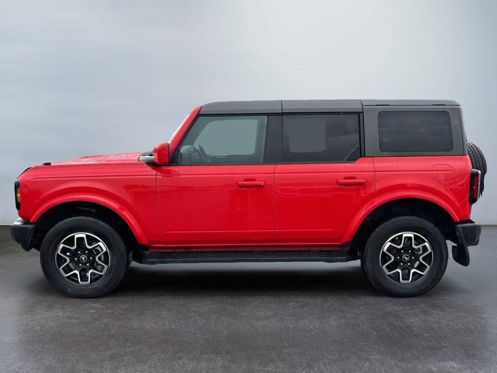 Used 2023 Ford Bronco Outer Banks AWD/4WD image 2