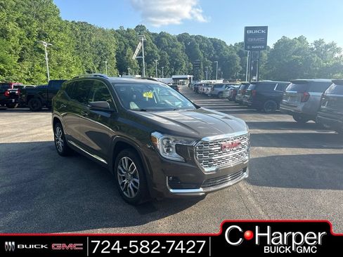 Used 2023 GMC Terrain Denali w/ Denali Premium Package AWD/4WD image 1