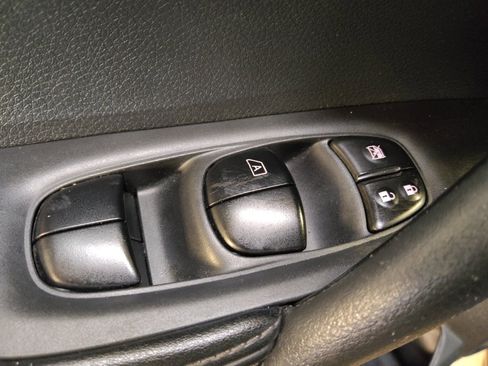 Used 2017 Nissan Rogue SL AWD/4WD image 27