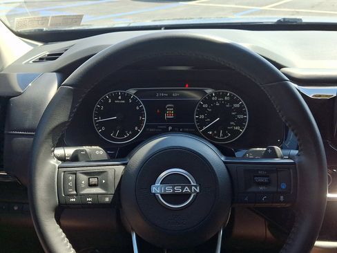 Certified 2024 Nissan Pathfinder SV w/ Black Appearance Package FWD image 18