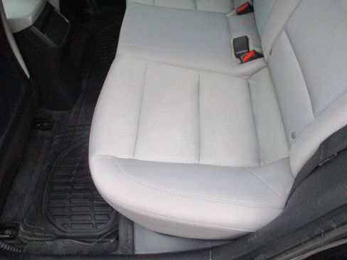 Used 2017 Hyundai Elantra SE w/ Cargo Package FWD image 5