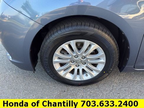 Used 2014 Toyota Sienna XLE FWD image 28