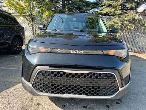 Used 2023 Kia Soul LX w/ Option Group 015 FWD image 29