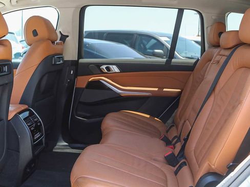 Used 2019 BMW X7 xDrive40i w/ Parking Assistance Package image 18