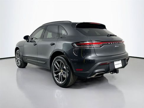 Certified 2026 Porsche Macan AWD/4WD image 3
