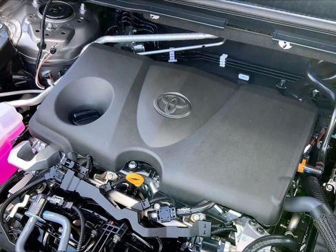 Used 2026 Toyota RAV4 XLE Premium FWD image 33