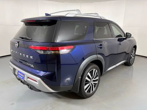 Used 2022 Nissan Pathfinder Platinum w/ Cargo Package image 8