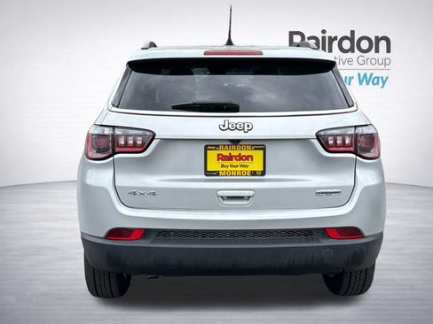 Used 2024 Jeep Compass Latitude AWD/4WD image 5