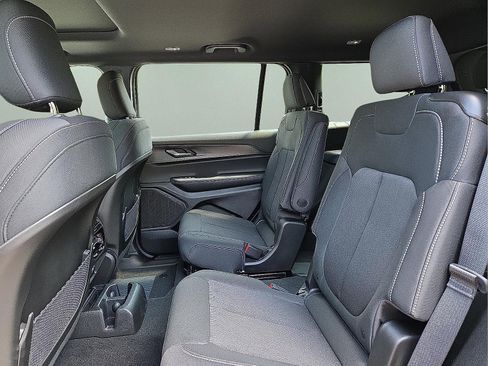 New 2025 Jeep Grand Cherokee L Laredo w/ Luxury Tech Group I AWD/4WD image 11