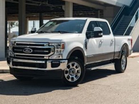 Used 2020 Ford F250 Lariat w/ Lariat Value Package image 2