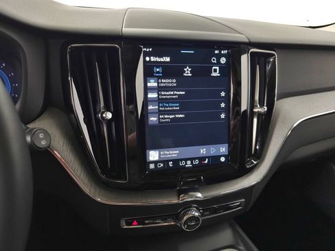 Certified 2025 Volvo XC60 B5 Plus AWD/4WD image 24