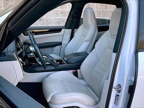 Used 2019 Porsche Cayenne image 7