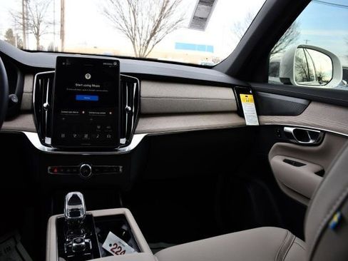 New 2026 Volvo XC90 B6 Plus w/ Protection Package Premier AWD/4WD image 21