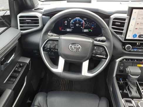 Used 2024 Toyota Tundra Platinum AWD/4WD image 32