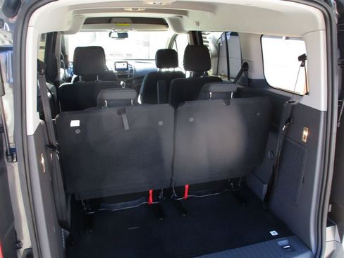 Used 2023 Ford Transit Connect XLT image 8