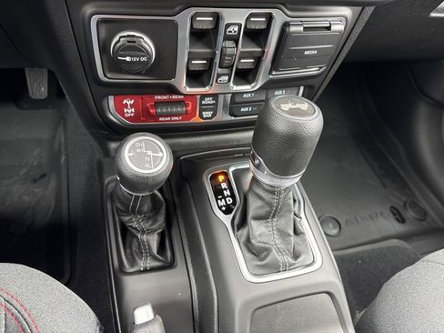 New 2026 Jeep Wrangler Unlimited Rubicon image 17