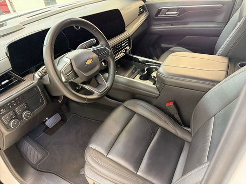 Used 2025 Chevrolet Tahoe LT AWD/4WD image 4