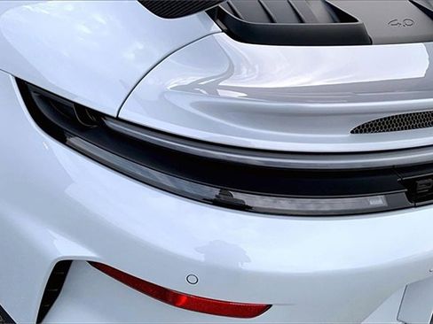 Used 2025 Porsche 911 GT3 image 19