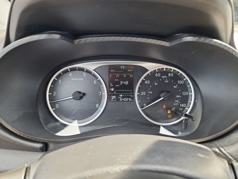 Used 2023 Nissan Versa S FWD image 23