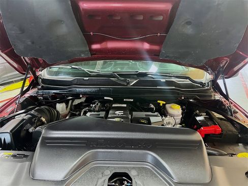 Used 2023 RAM 3500 Limited image 32