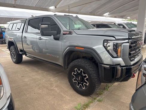Used 2024 GMC Sierra 2500 AT4X AWD/4WD image 2