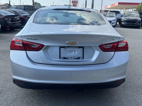 Used 2017 Chevrolet Malibu LT FWD image 7